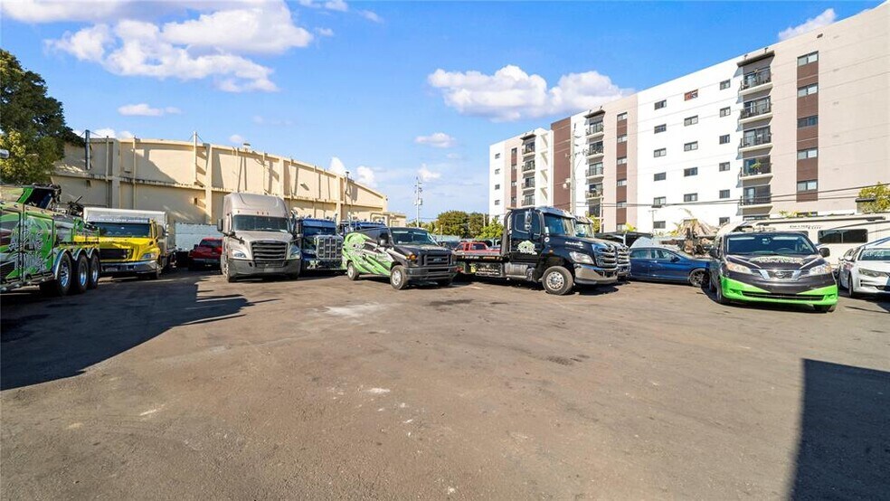 More Photos Of 2230 NW 8th Ave, Miami Auto Repair For Sale