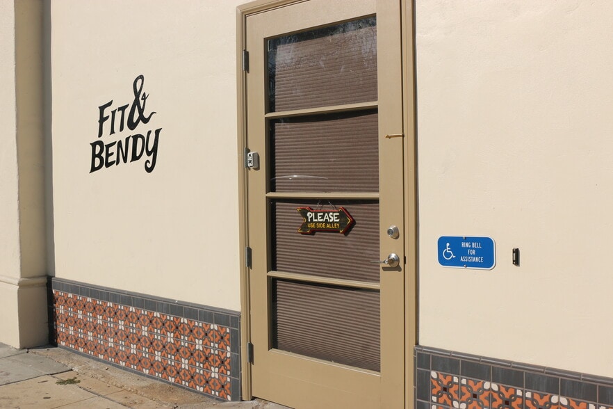 More Photos Of 2861 W Avenue 35, Glassell Park Storefront Retail Office For Lease