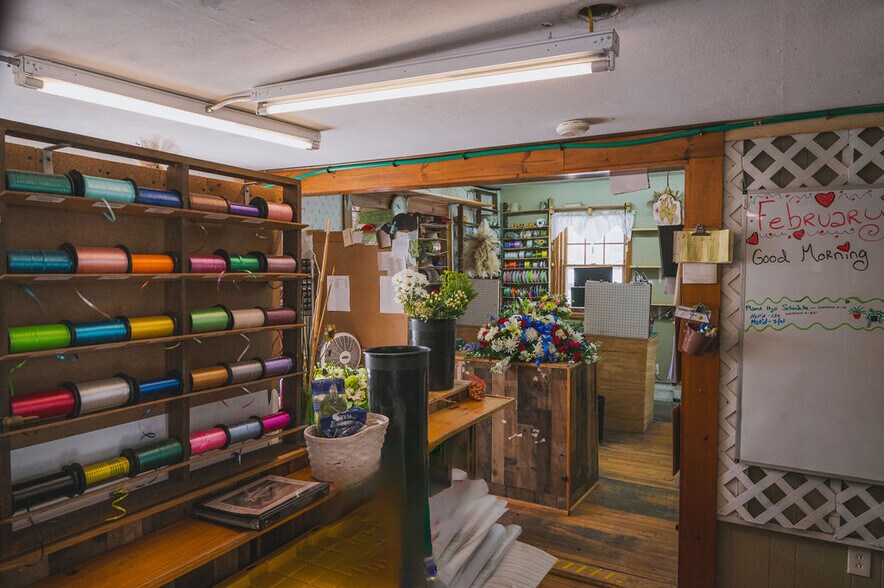 More Photos Of 2774 Oneida St, Sauquoit Specialty For Sale