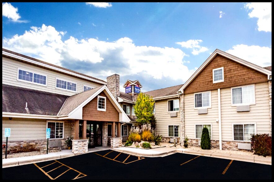 Primary Photo Of 521 Willow Dr N, Long Lake Hotel For Sale