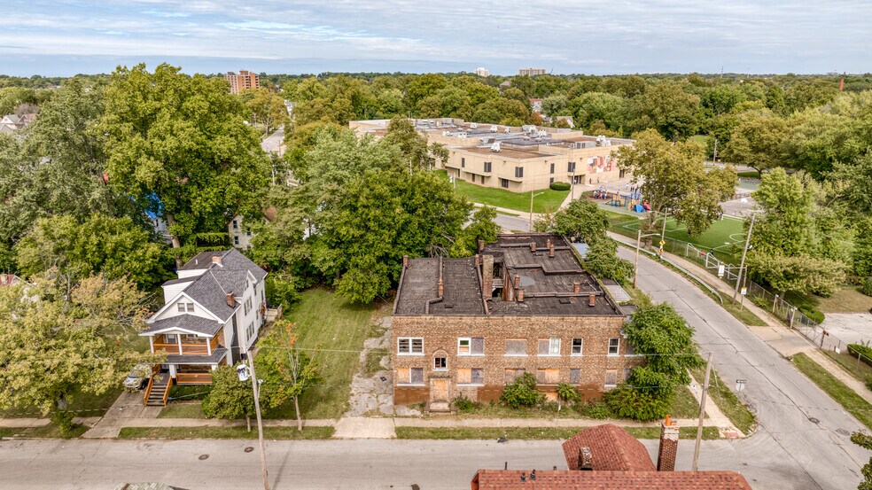 More Photos Of 880-884 Parkwood Rd, Cleveland Multifamily For Sale