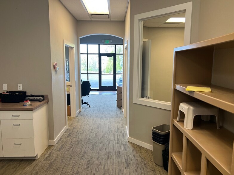 More Photos Of 11200 W Hercules St, Star Storefront Retail Office For Lease