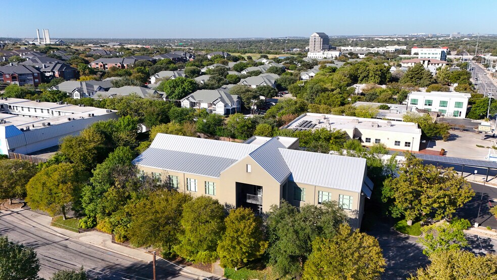 More Photos Of 242 W Sunset Rd, San Antonio Office For Sale