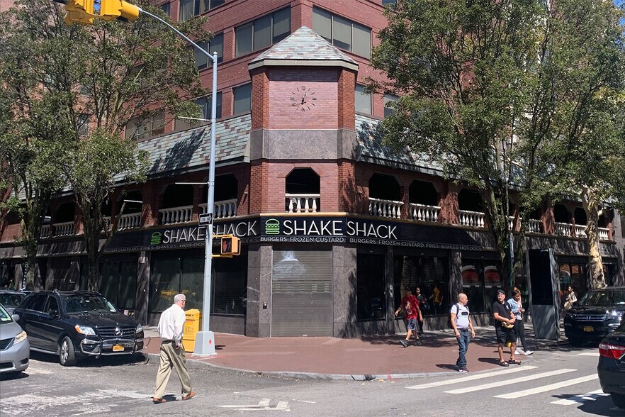 Primary Photo Of 82-11 37th Ave, Jackson Heights Office For Lease