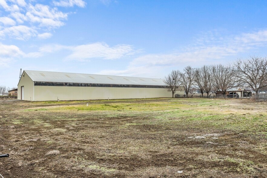 More Photos Of 3521 Blue Crane Ln, Yakima Warehouse For Sale