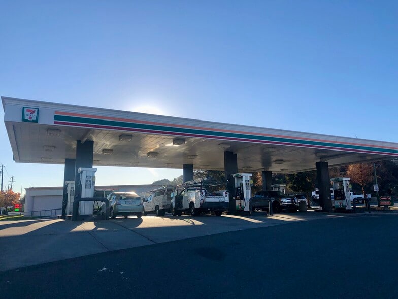 More Photos Of 3520 Pacheco Blvd, Martinez Service Station For Sale