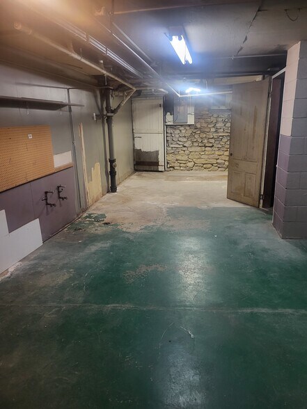 More Photos Of 541-549 Pine St, Burlington Storefront Retail Residential For Sale