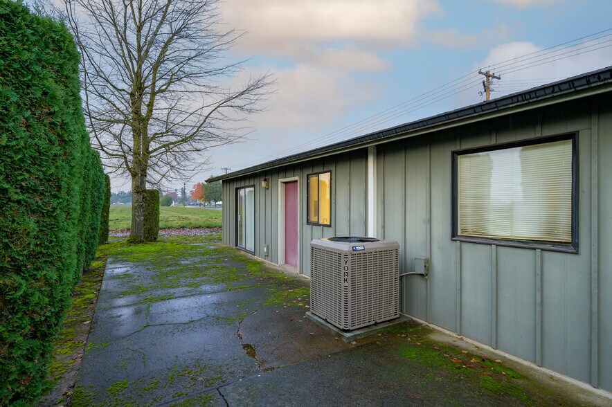 More Photos Of 1940 NE Colvin Ct, McMinnville Industrial For Lease