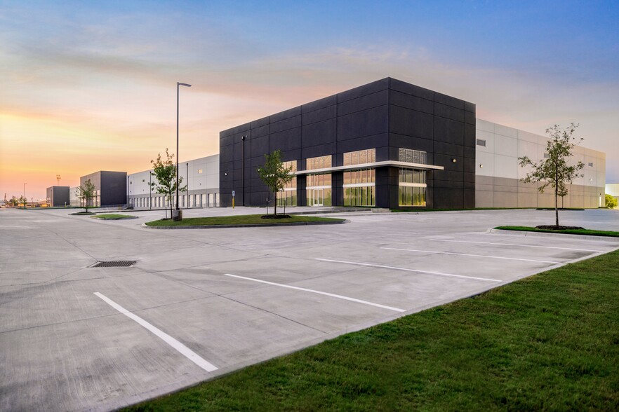 Primary Photo Of 1701 S I-45, Hutchins Warehouse For Sale