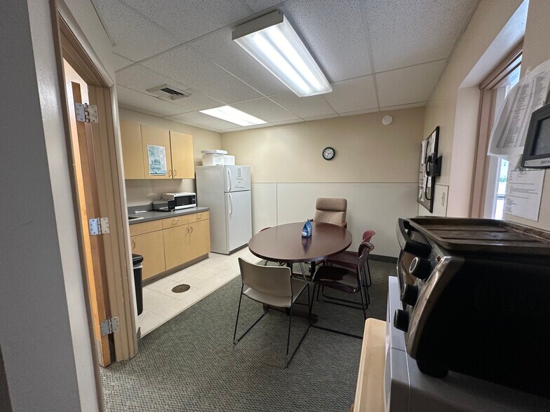 More Photos Of 39000 Center Ridge Rd, North Ridgeville Medical For Sale
