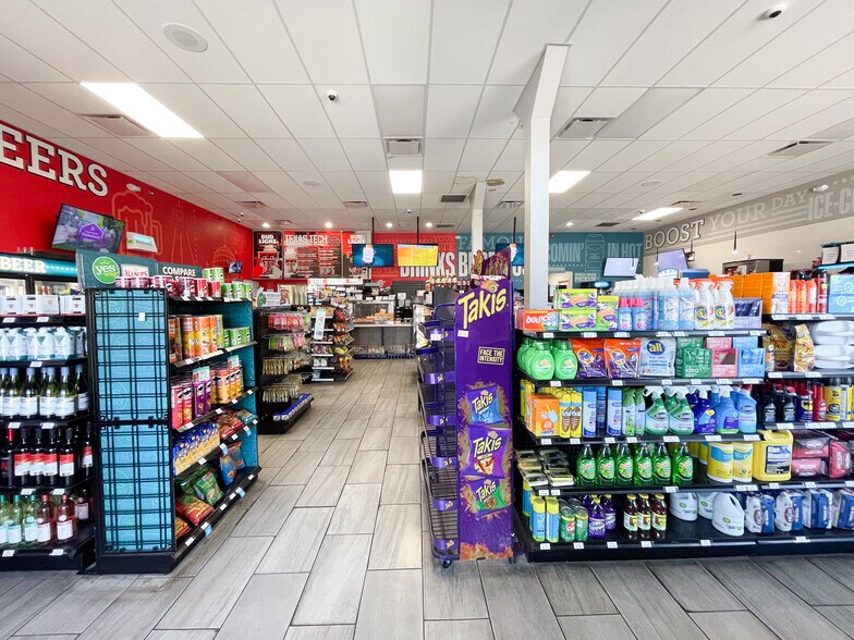 More Photos Of 1111-1113 University Ave, Lubbock Freestanding For Lease