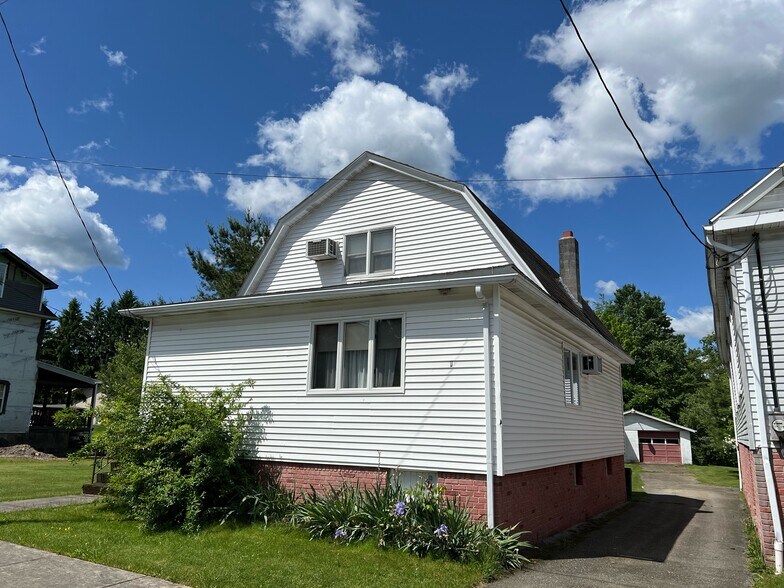 More Photos Of 20 St Clair St, Middleport Religious Facility For Sale