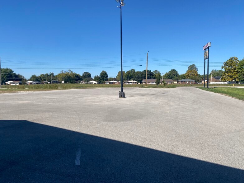 More Photos Of 2509 W Parrish Ave, Owensboro Restaurant For Lease