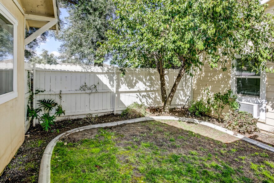 More Photos Of 2371 Mentone Ave, Mentone Apartments For Sale