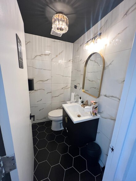 More Photos Of 80-31 Jamaica Ave, Jamaica Apartments For Lease