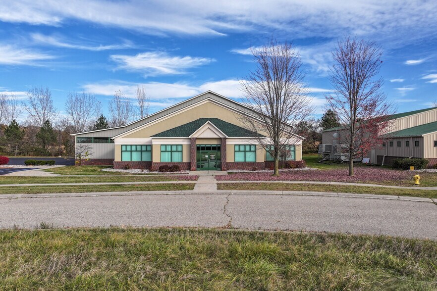 More Photos Of 1443 Granger Dr, Davison Medical For Lease