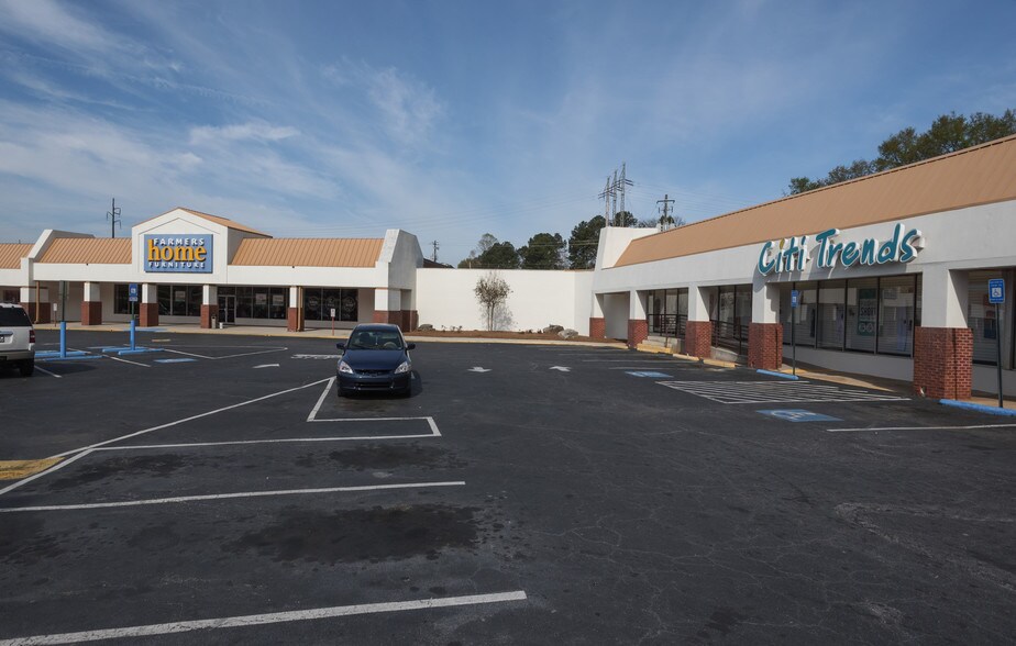 More Photos Of 3153-3215 Elm St N, Covington Unknown For Lease