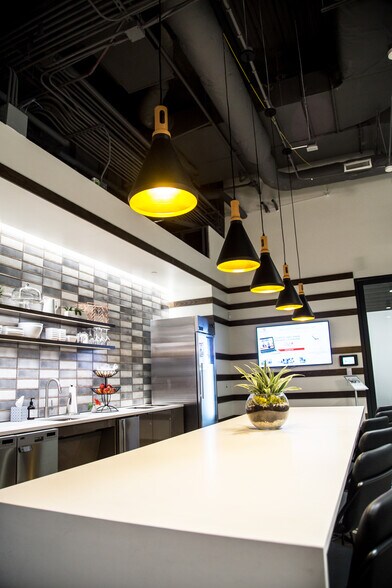 More Photos Of 75 Port City Lndg, Mount Pleasant Office For Lease