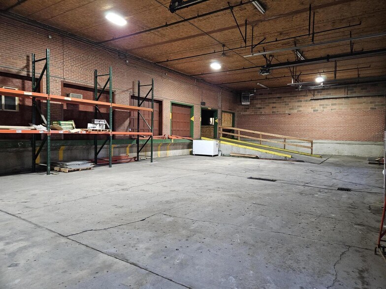 More Photos Of 102 Railroad Ave NE, Aberdeen Flex For Sale