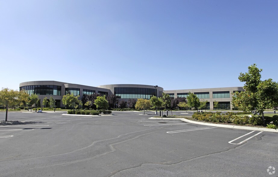 More Photos Of 6900 Dumbarton Cir, Fremont Office For Lease