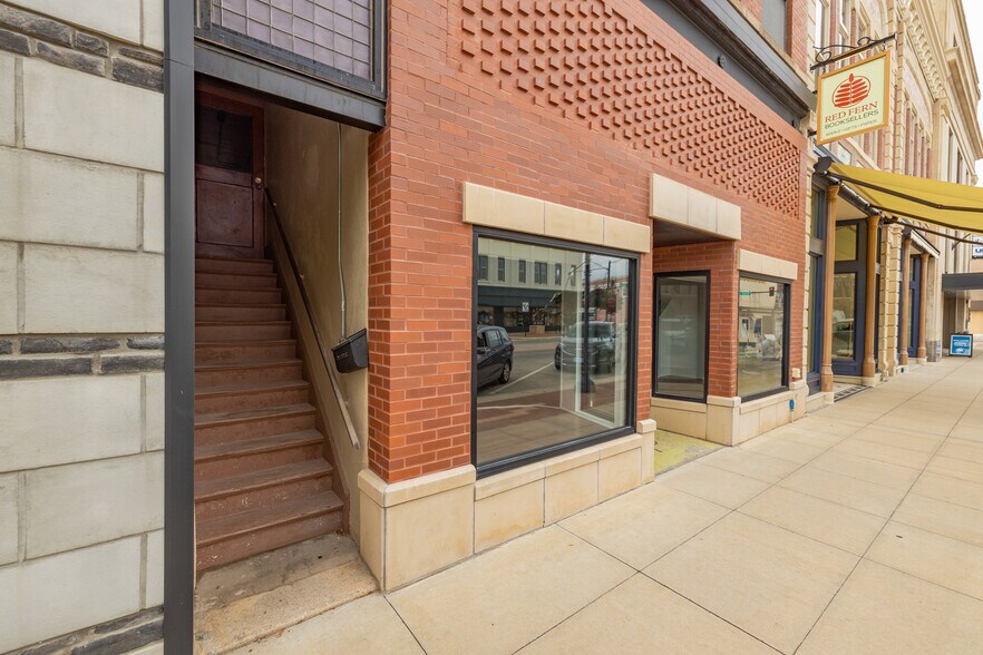 More Photos Of 108 S Santa Fe Ave, Salina General Retail For Lease