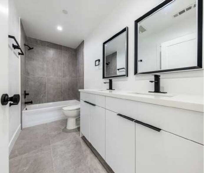 More Photos Of 10810 Hesby St, North Hollywood Apartments For Sale