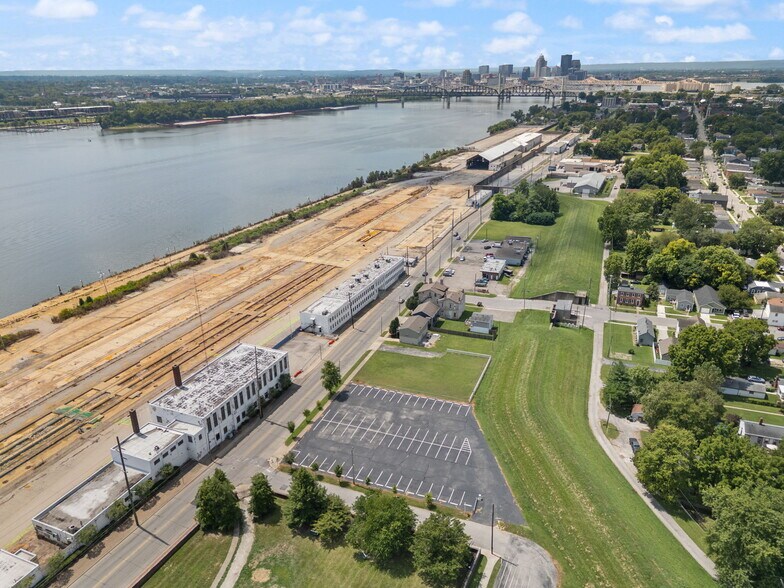 More Photos Of 1021 E Market St, Jeffersonville Land For Sale