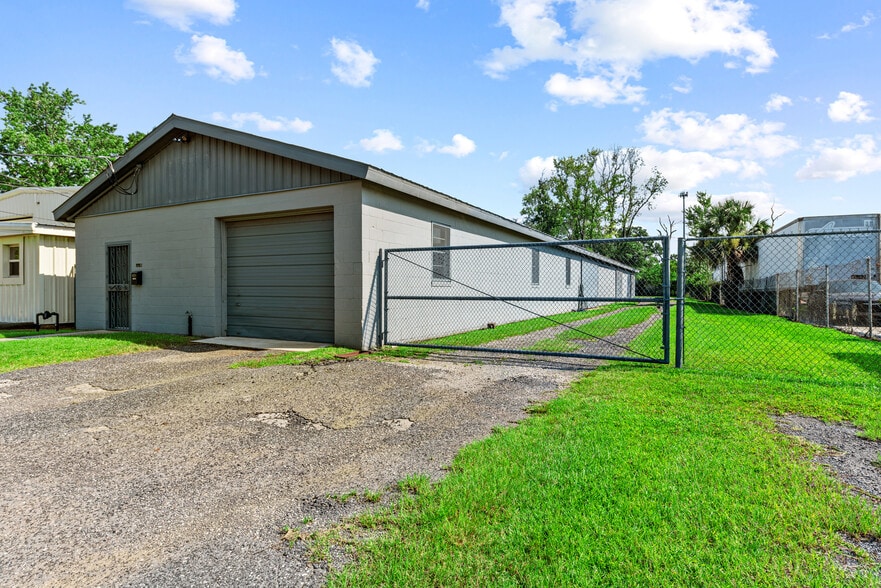 More Photos Of 5044 Edward St, Jacksonville Service For Sale