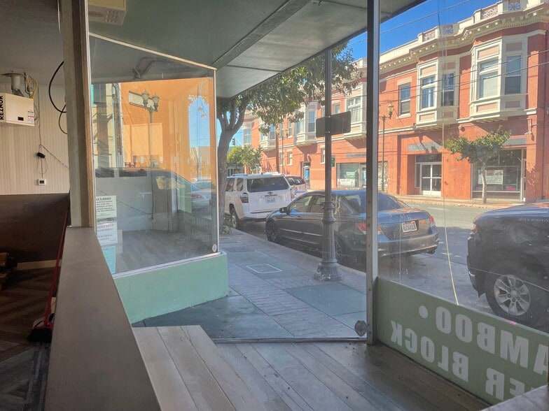 More Photos Of 14 E Lake Ave, Watsonville Storefront For Sale