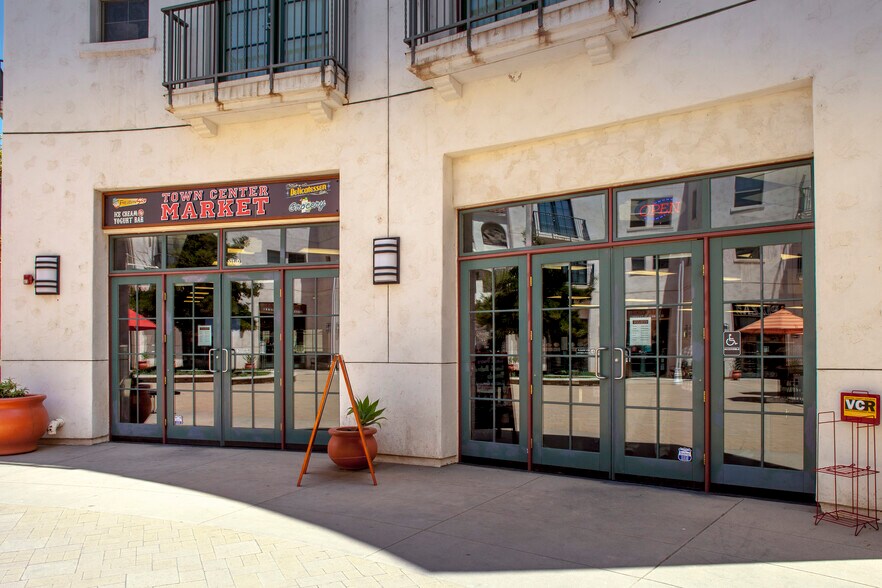 More Photos Of 45 Rincon Dr, Camarillo General Retail For Lease