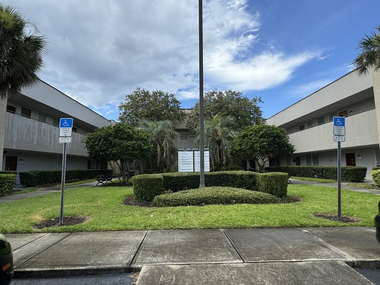 Primary Photo Of 1403 Medical Plaza Dr, Sanford Medical For Lease