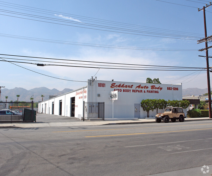 Primary Photo Of 10101 Canoga Ave, Chatsworth Auto Repair For Lease