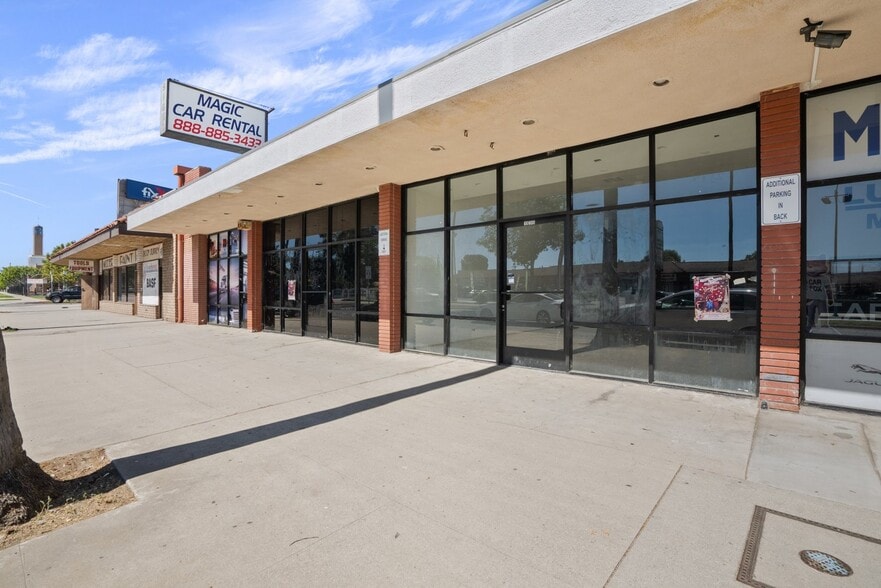 More Photos Of 19739-19749 Sherman Way, Canoga Park Storefront For Sale