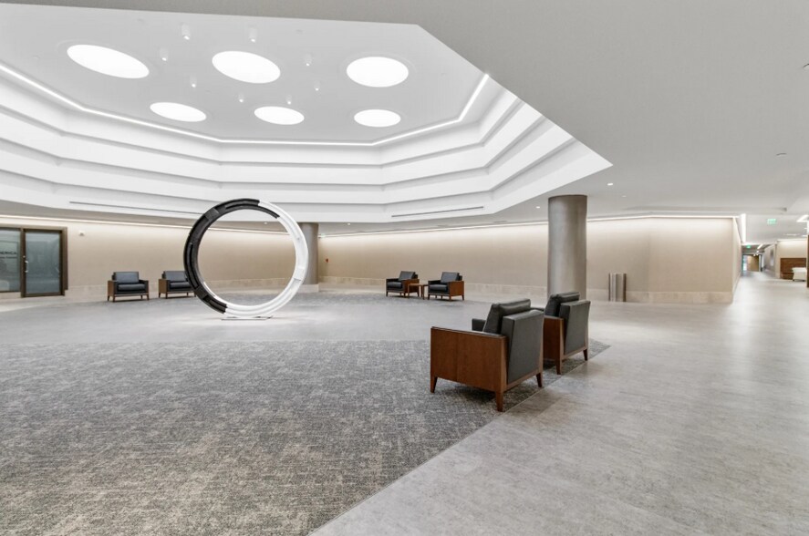 More Photos Of 2855 Coolidge Hwy, Troy Office For Lease