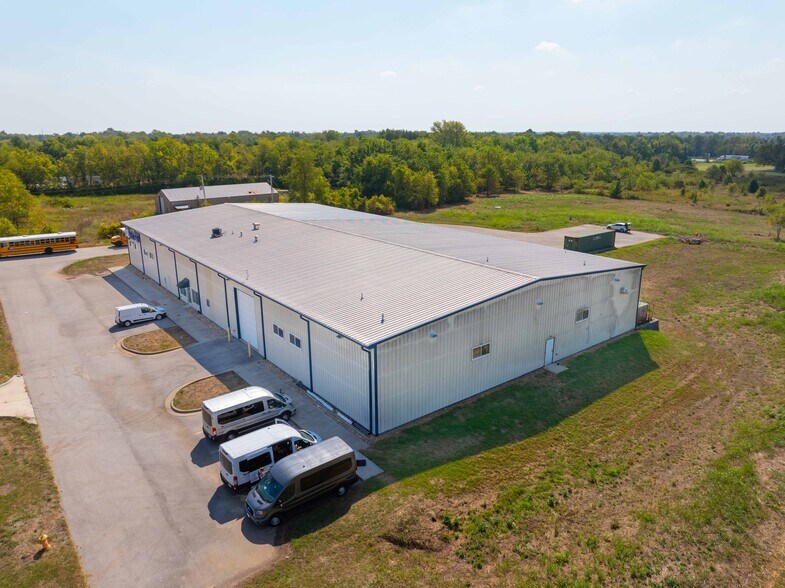More Photos Of 5534 W Chestnut Expy, Springfield Industrial For Lease