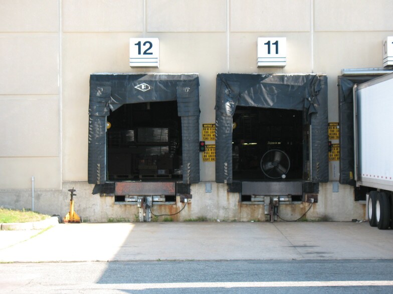 More Photos Of 300 International Dr, Mount Olive Warehouse For Lease