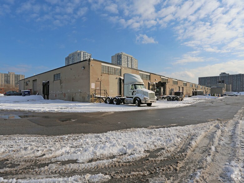 More Photos Of 2500 Lawrence Ave E, Toronto Showroom For Lease