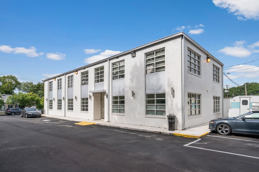 More Photos Of 5502 Peachtree Rd, Chamblee Storefront Retail Office For Lease