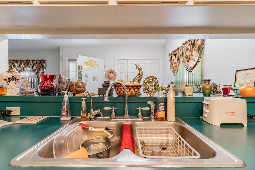 More Photos Of 4407 Millwood Rd, Spring Hill Assisted Living For Sale