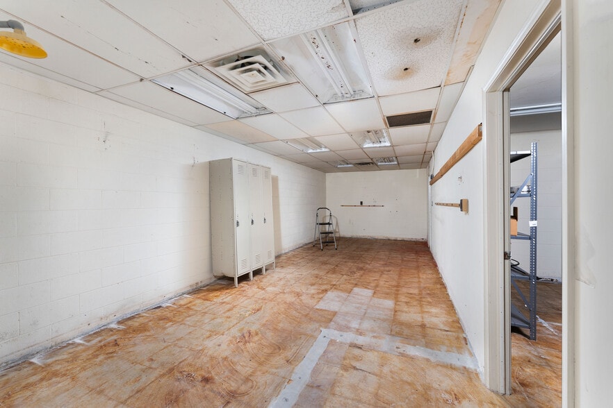 More Photos Of 112 Old Mill Rd, Cartersville Research And Development For Sale
