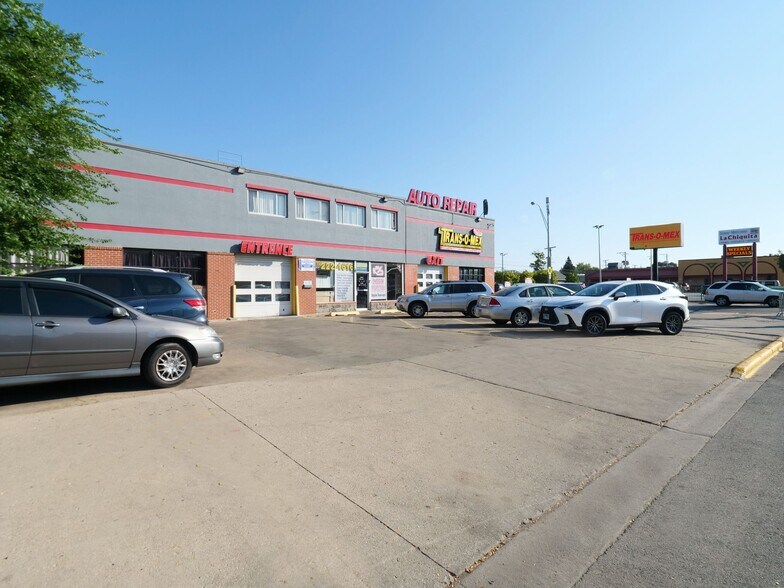 More Photos Of 5000 W Cermak Rd, Cicero Auto Repair For Sale