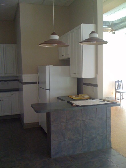 More Photos Of 3801 Wyoming St, Saint Louis Storefront Retail Office For Lease