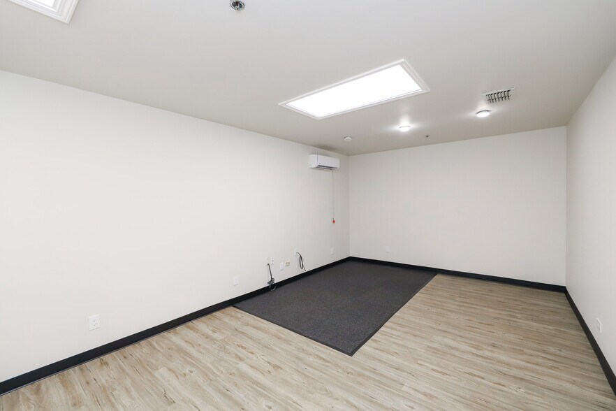 More Photos Of 14415 Import Rd, Laredo Warehouse For Sale