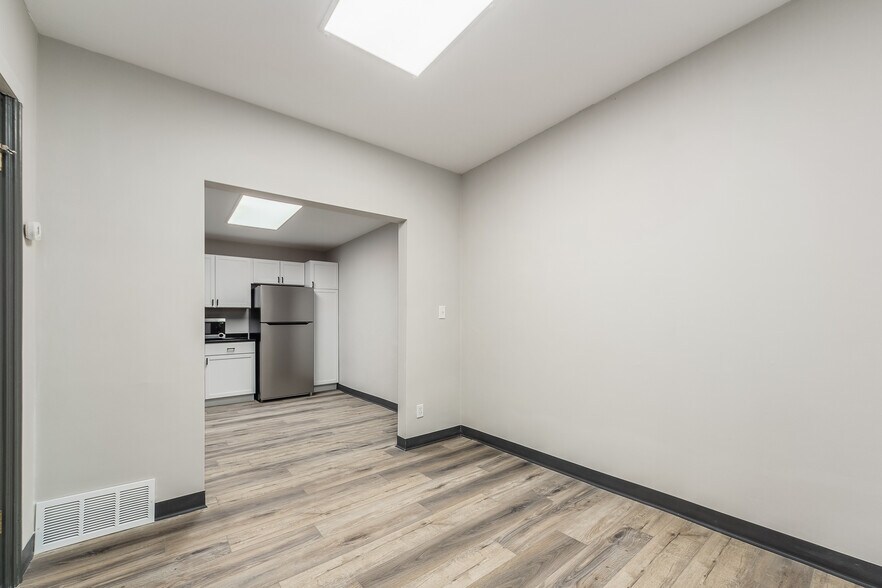 More Photos Of 1251 W Broad St, Columbus Storefront Retail Office For Sale