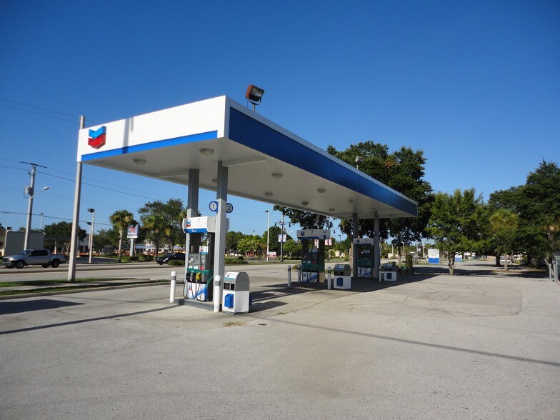 More Photos Of 193 Barton Blvd, Rockledge Service Station For Sale