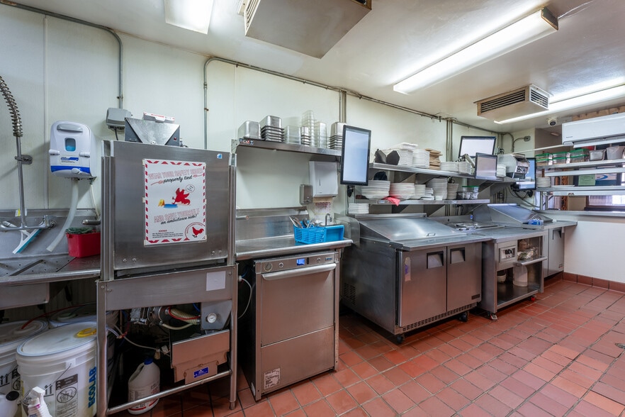 More Photos Of 2730 University Ave, San Diego Restaurant For Sale
