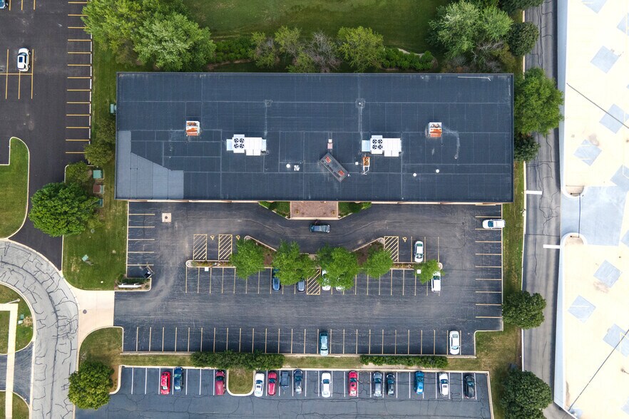 More Photos Of 1401 Branding Ave, Downers Grove Office For Lease