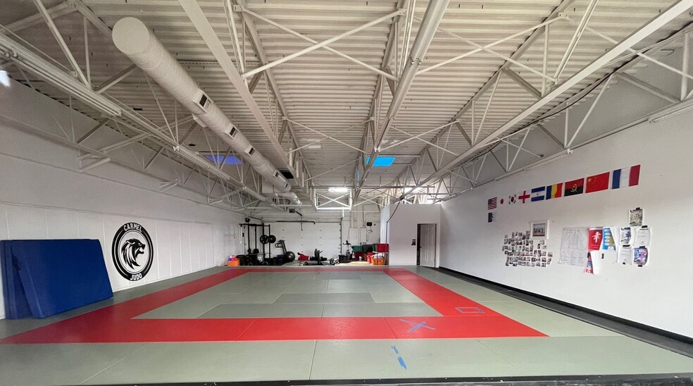 More Photos Of 9450 Haver Way, Indianapolis Storefront For Lease