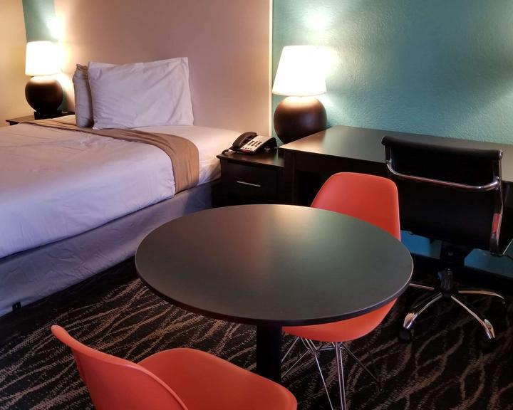 More Photos Of 8800 Airport Blvd, Houston Hospitality For Sale