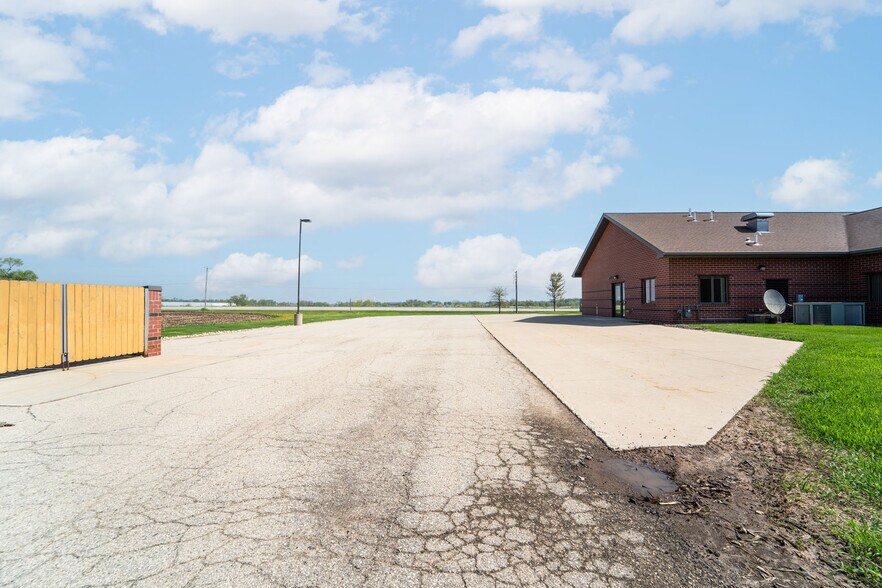 More Photos Of 790 Eastgate Dr, Ripon Medical For Sale